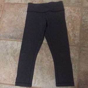 Lululemon charcoal gray leggings. Size 2-4